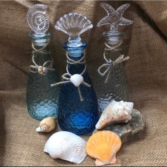 Beach Pebble Texture Seaside Glass set 3 Bottles decor - Picture 3 of 10